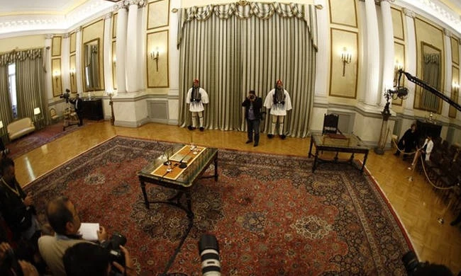 Είδαμε και τους όρκους τους!- Με «δήλωση» θα αναλάβουν καθήκοντα οι νέοι υπουργοί της κυβέρνησης!